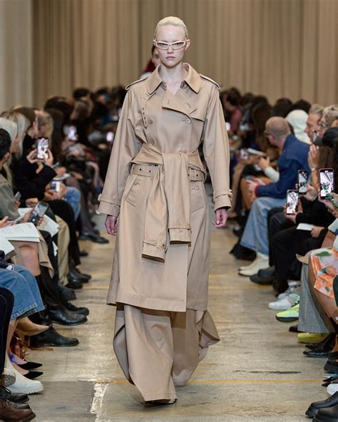 burberry fashion show london 2015|Burberry runway show 2023.